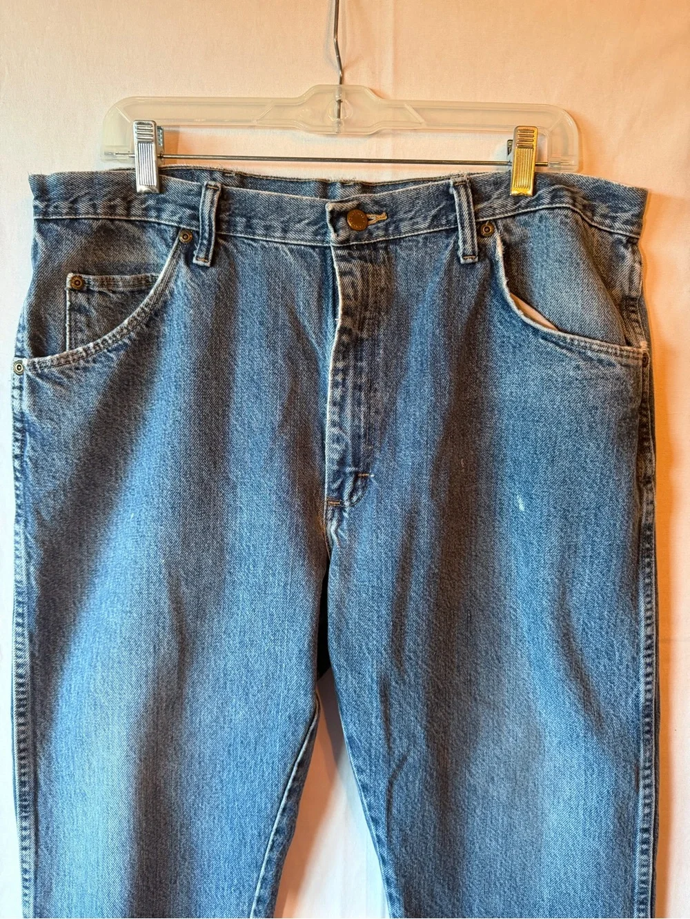 Classic Men's Wrangler Blue Denim Jeans 38 x 24